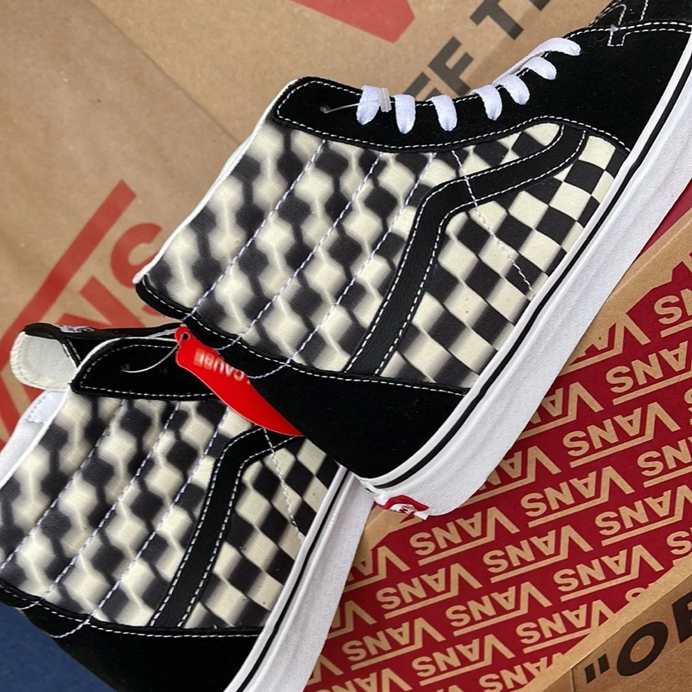 NWB Unisex Vans Sk8-Hi Black & White 